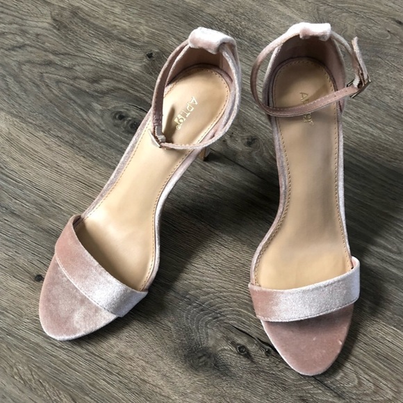 Apt. 9 Heels - Picture 1 of 7